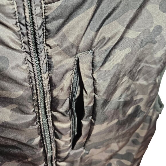 Mens Camouflage Zip-Up Puffer Vest With Fleece Lining & Pockets - Picture 3 of 5